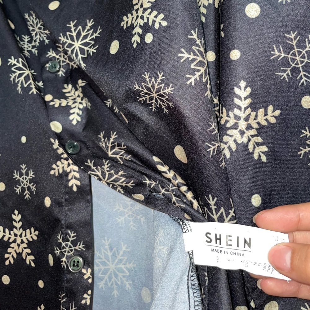 Holiday Button Down Shein Men’s Medium - Picture 3 of 5